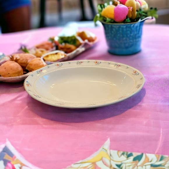 Vintage oval serving bowl by Harmony House Fine Dinnerware Monticello pattern - Picture 1 of 7